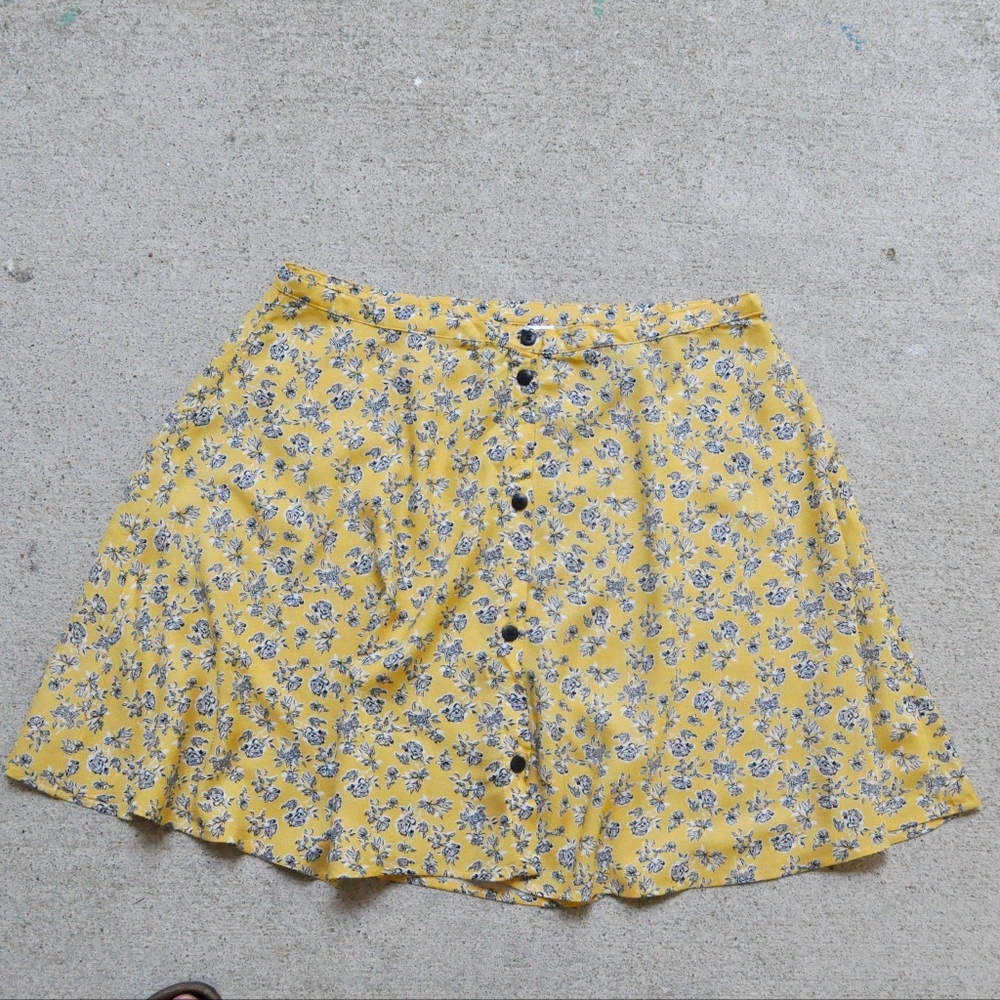H&M Floral Yellow High-waisted Mini Skirt- Size 8